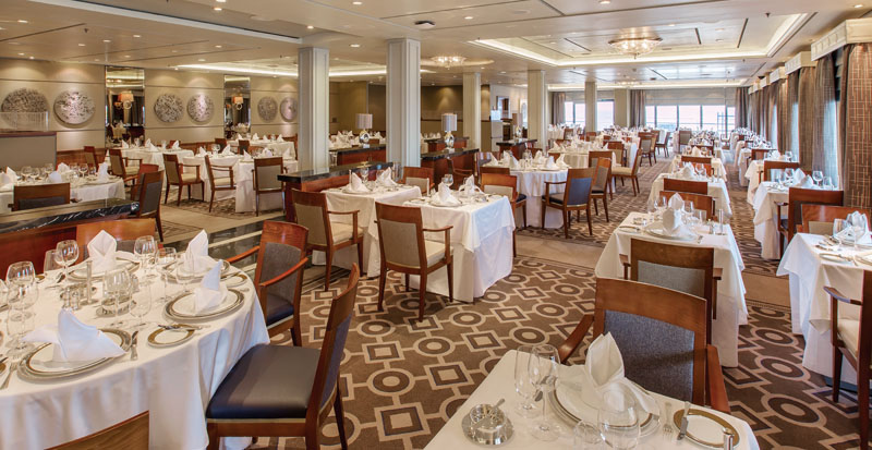 QM2_Princess_Grill_Restaurant_(1)